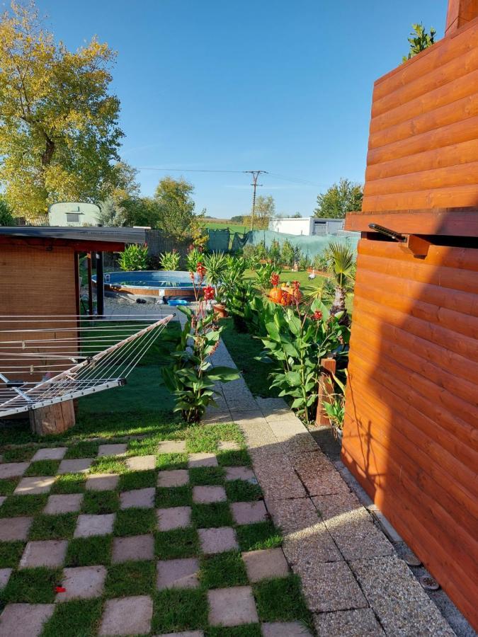 Penzion U Jezu - Ubytovani Pasohlávky Exterior foto